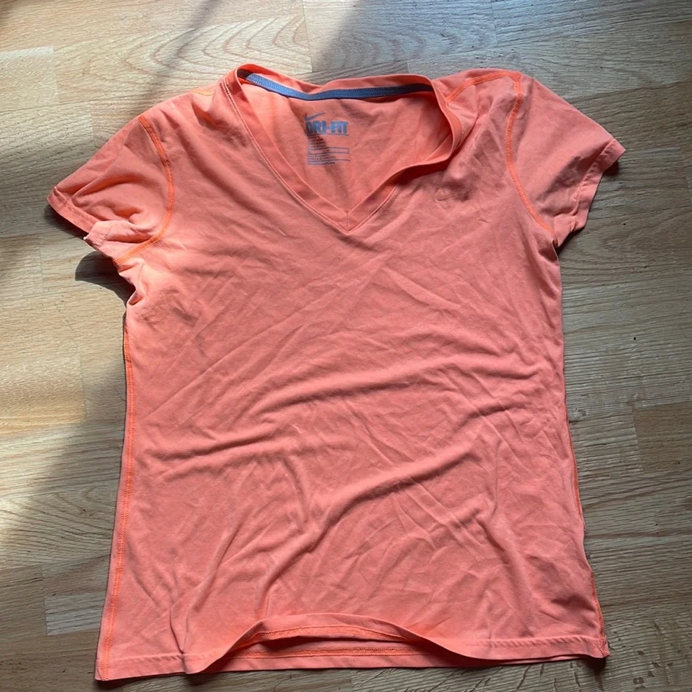 Nike orange size medium workout t-shirt
